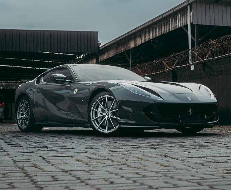2019 Ferrari 812 Superfast - Photo 1