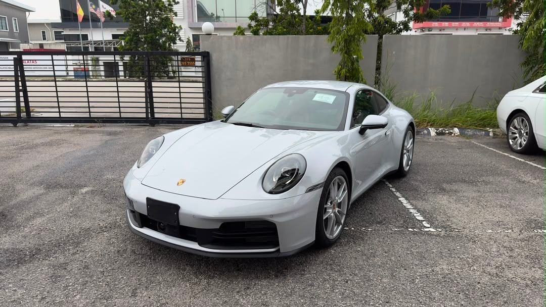 2025 Porsche 992.2 Carrera - Photo 1
