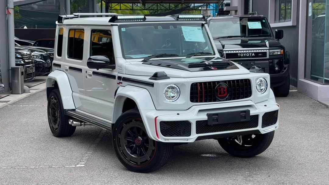 2025 Suzuki Jimny Nomade + Mini Brabus G Kit - 照片 1